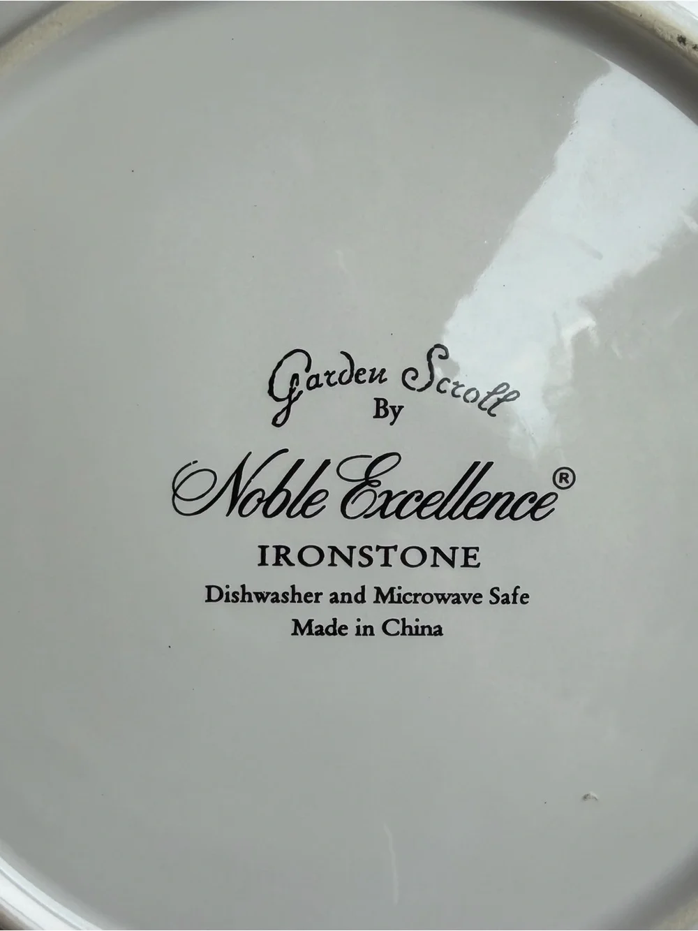Noble Excellence Garden Scroll 8-3/4” Salad Luncheon Plates Set of 8 EUC